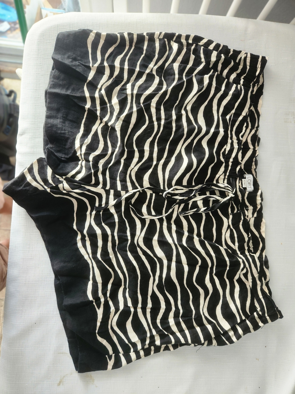 LOFT Black and Cream Wavy Stripe Womens Shorts